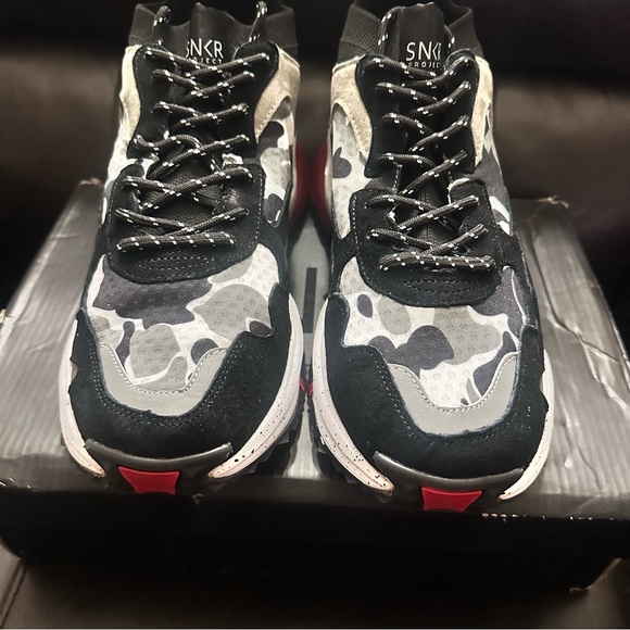 SNKR PROJECT  CANAL SNEAKER // BLACK + GRAY CAMO + RED - Picture 3 of 14